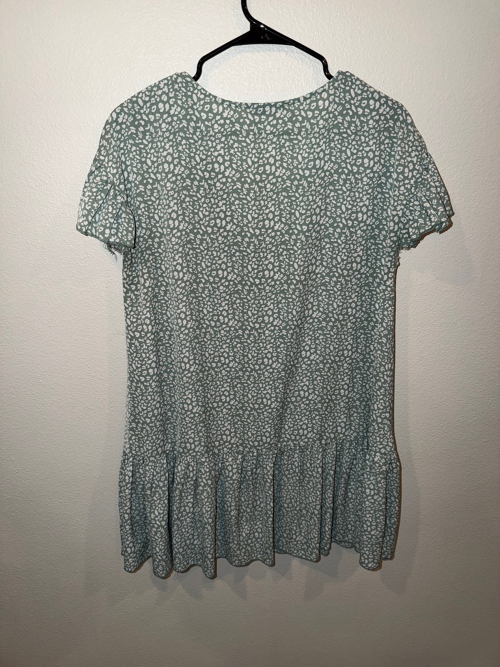 SHEIN Sage Green Button-Front Ruffled Hem Tunic - Picture 6 of 6